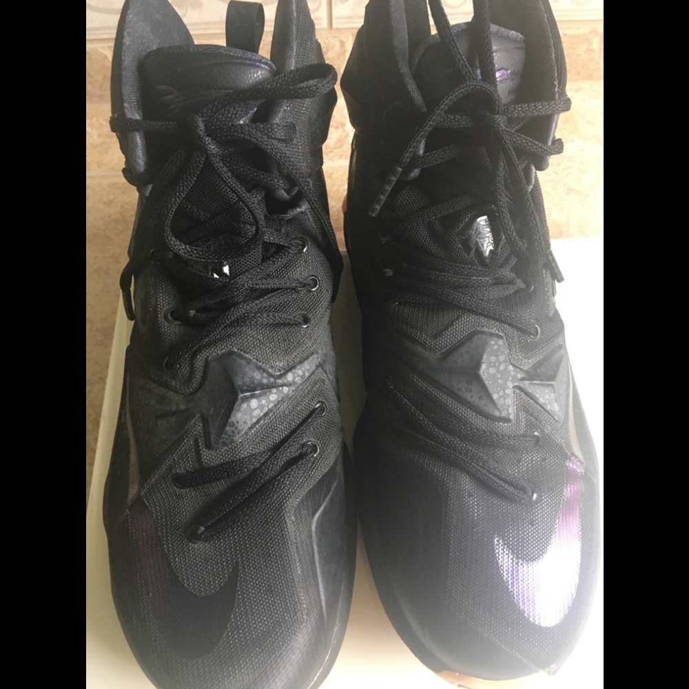 Men’s Nike LeBron’s Size 9.5, EUC